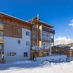 Apartment Apart33 2-3c *